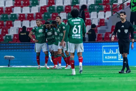 كوكا يقود الاتفاق لتجاوز عقبة ضمك بثنائية في الدوري السعودي